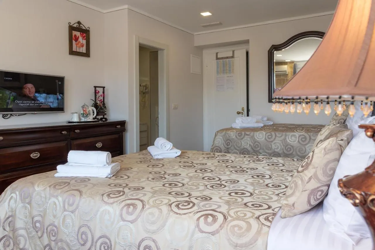 **** Guest house Palace Queen Mary I Luxury Rooms Split Croatia
